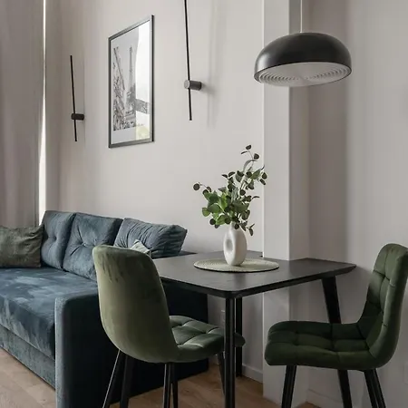 Апартаменти Loft 62 With Free Parking *